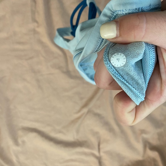 Lululemon sports bra - Picture 3 of 3